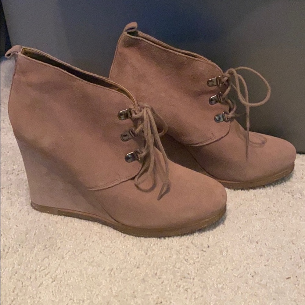 Steve Madden Wedgie Tanngoo bootie in Tan